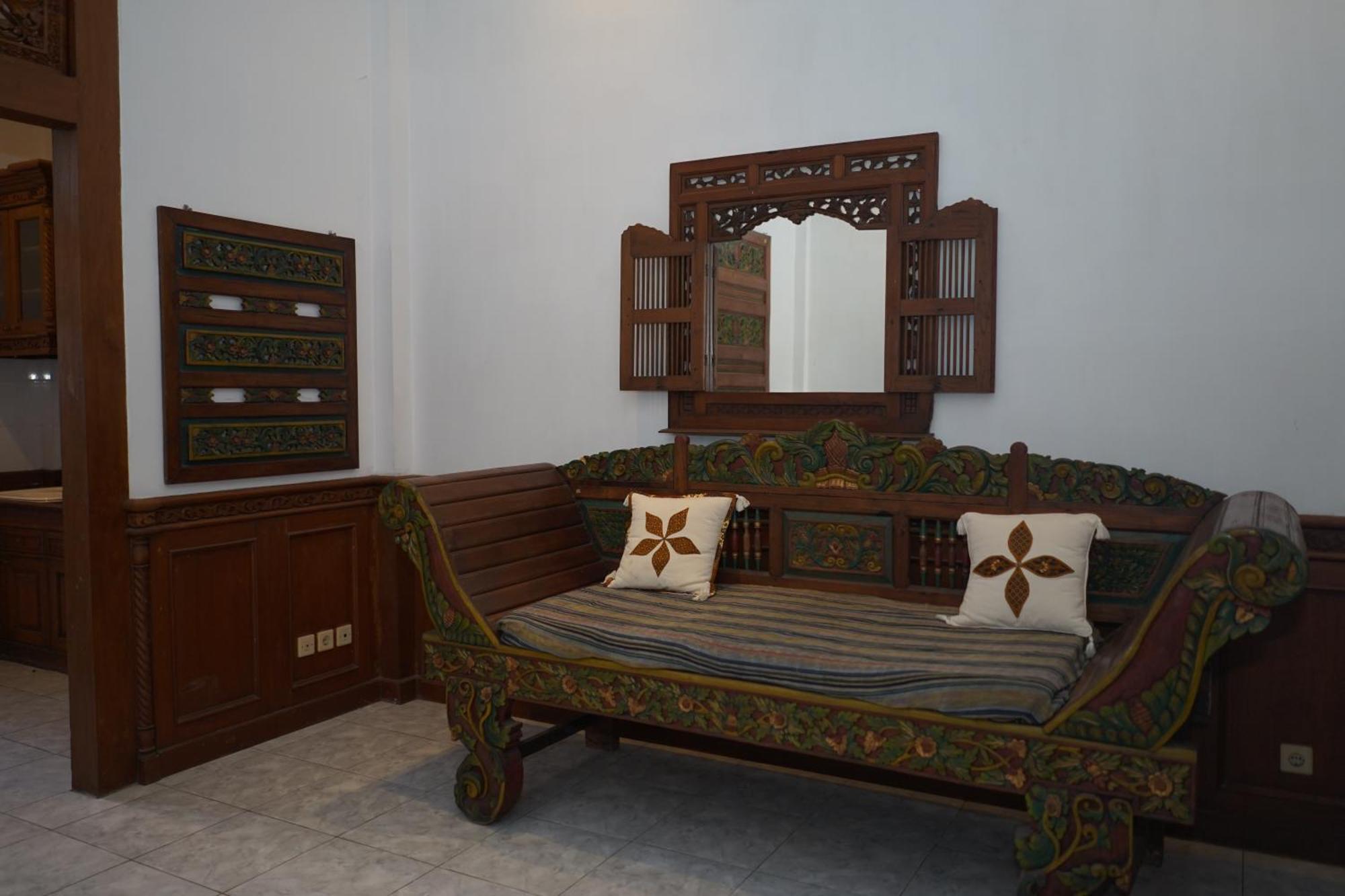 Rumah Pesik Art & Heritage Hotel Gondowulung Exterior photo